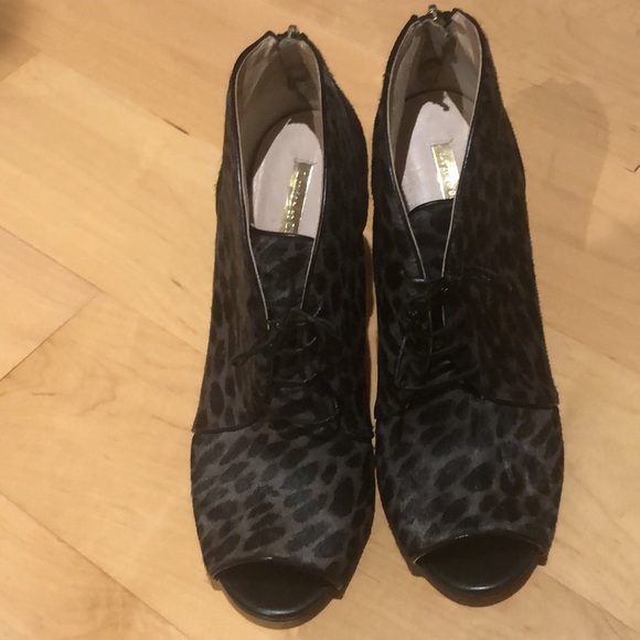 Louise et Cie Pony Hair Animal Print Peep Toe Lace-up Heels Size 10.5 M - Picture 5 of 5